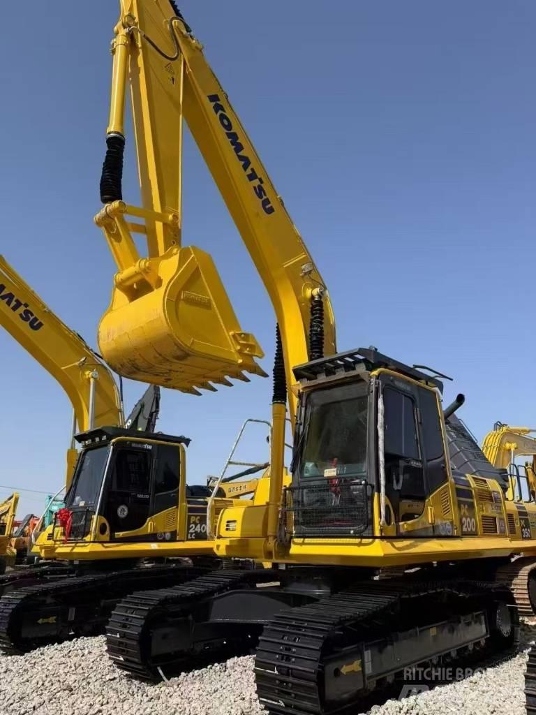 Komatsu 200-8 Vikšriniai ekskavatoriai