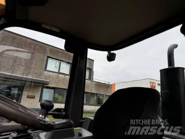 Volvo L 25 F Naudoti ratiniai krautuvai