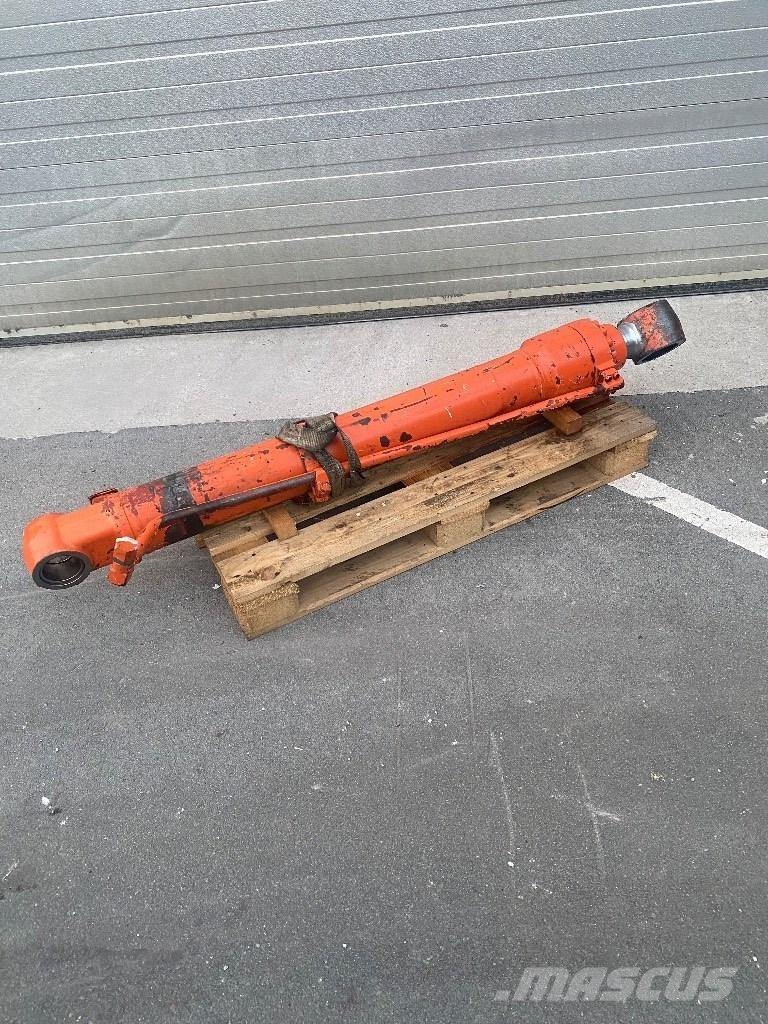 Hitachi ZX 250 LC Vikšriniai ekskavatoriai