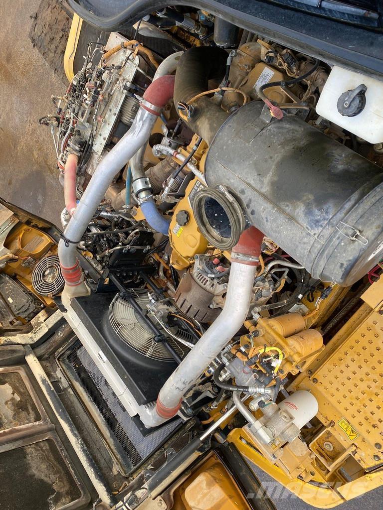 CAT 725C2 NVT Karjeriniai savivarčiai