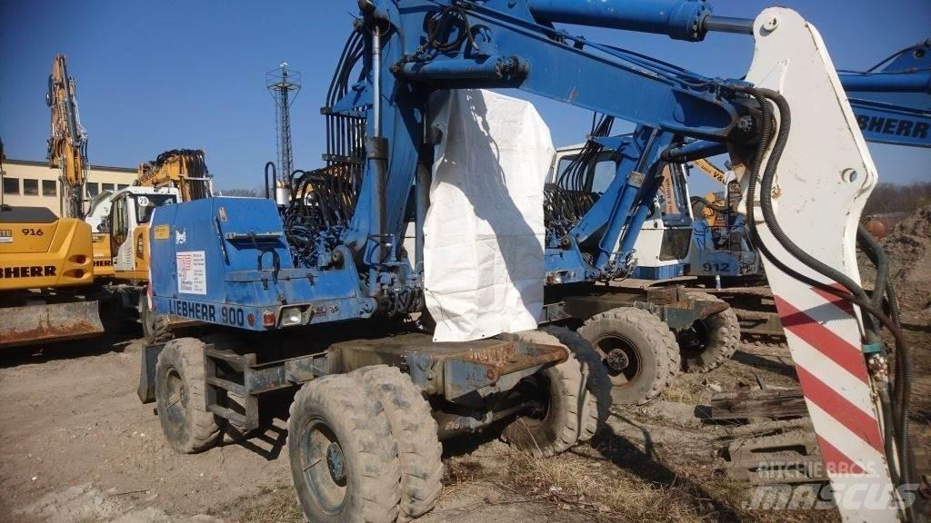 Liebherr A900-C Ratiniai ekskavatoriai