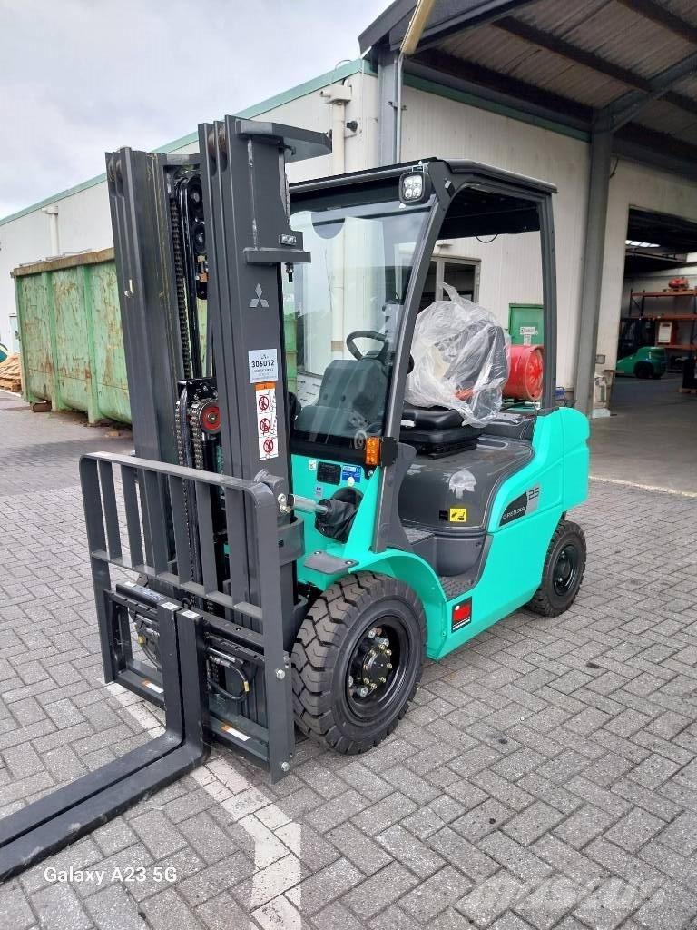 Mitsubishi FG 25 N LPG (dujiniai) krautuvai