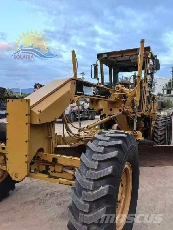 CAT 140 H Greideriai
