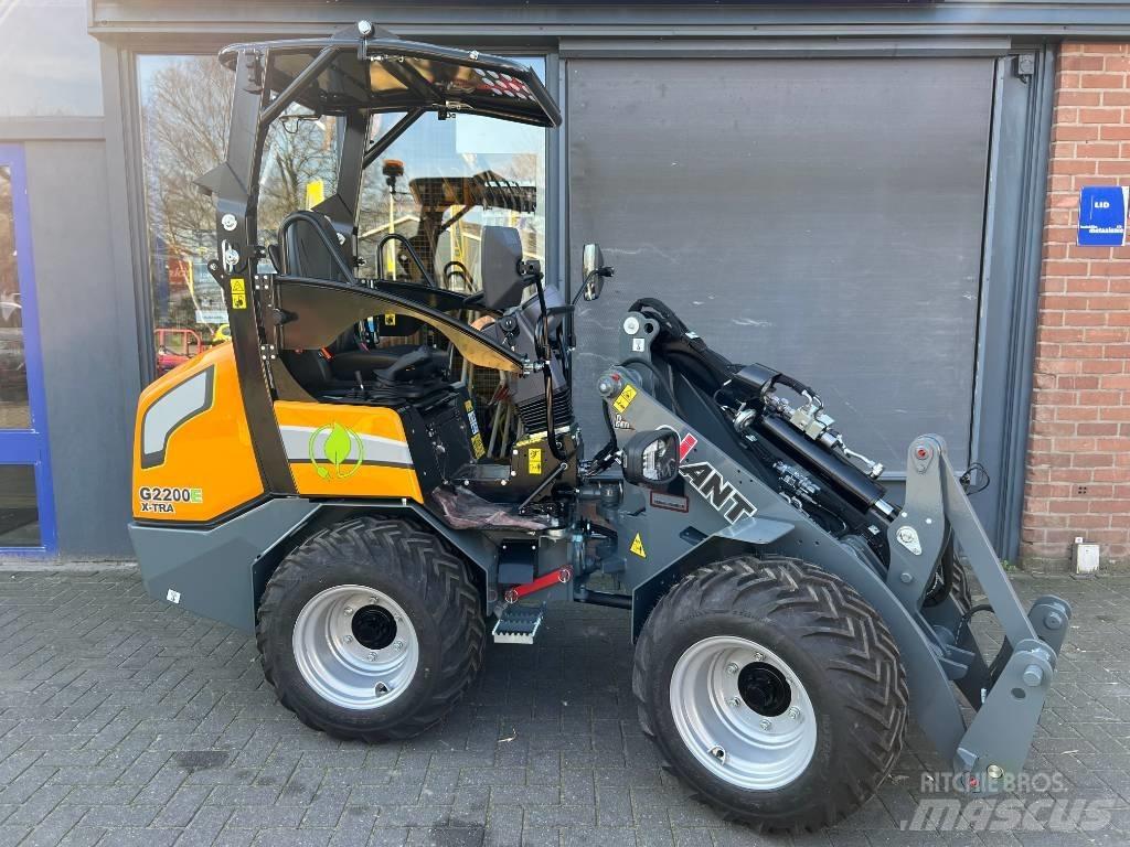 GiANT G2200E X-tra Daugiafunkciniai pakrovėjai