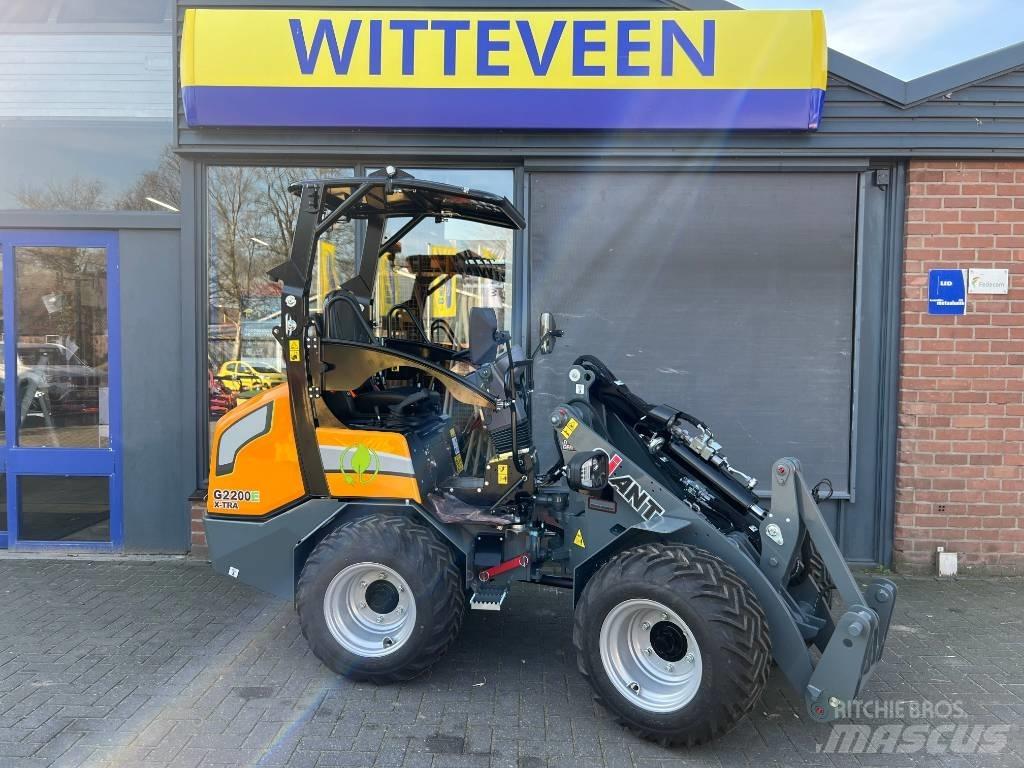 GiANT G2200E X-tra Daugiafunkciniai pakrovėjai