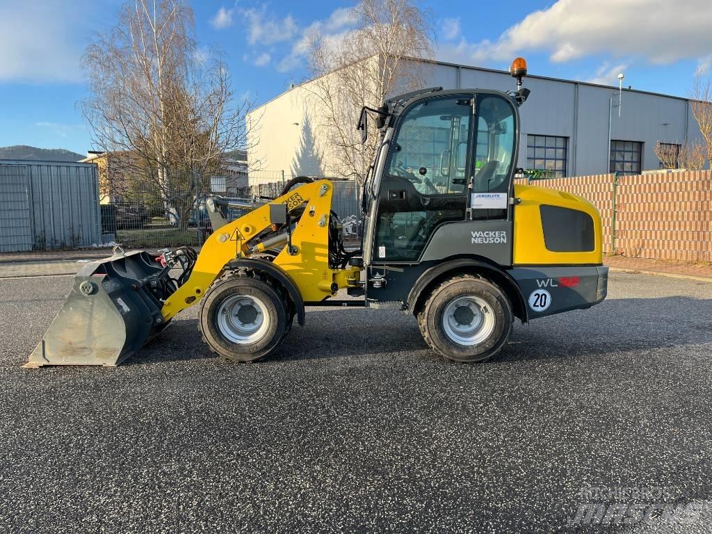 Wacker Neuson WL 32 Naudoti ratiniai krautuvai