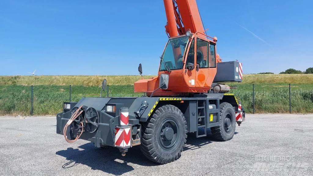 Terex RC30 Neapdoroto reljefo kranai