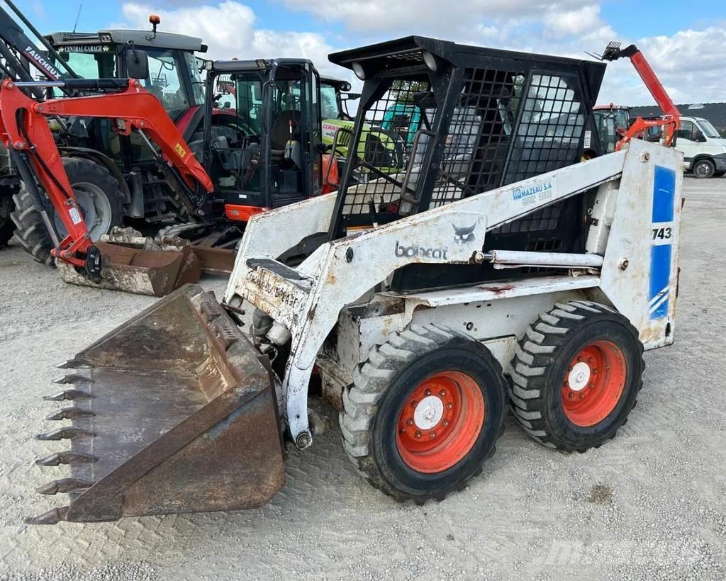 Bobcat 743 Krautuvai su šoniniu pasukimu