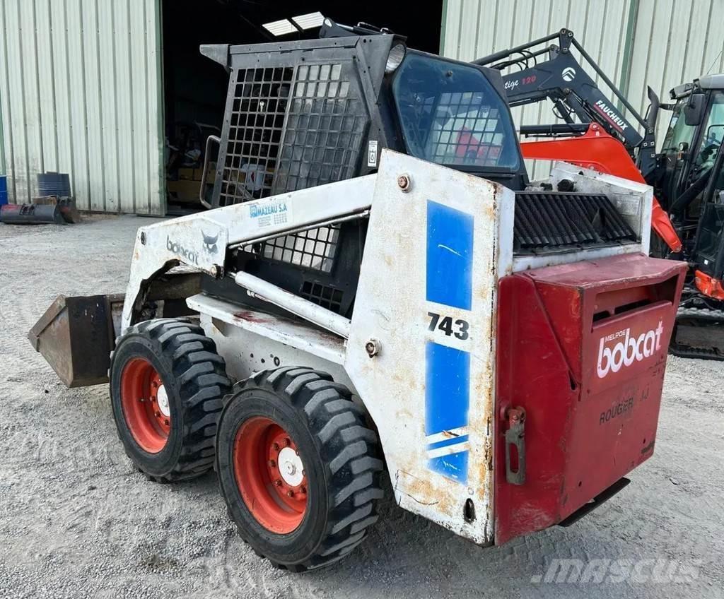 Bobcat 743 Krautuvai su šoniniu pasukimu