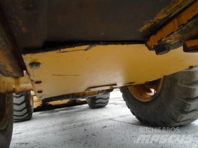 John Deere 544 A Naudoti ratiniai krautuvai