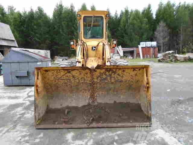 John Deere 544 A Naudoti ratiniai krautuvai