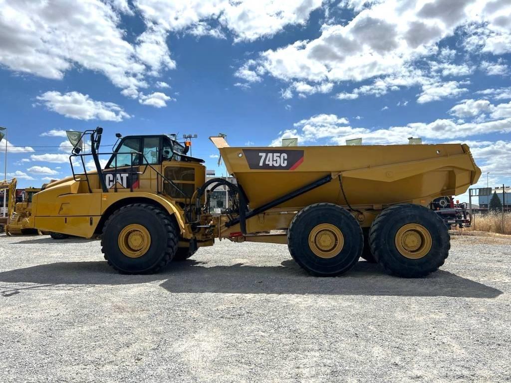 CAT 745 C Karjeriniai savivarčiai