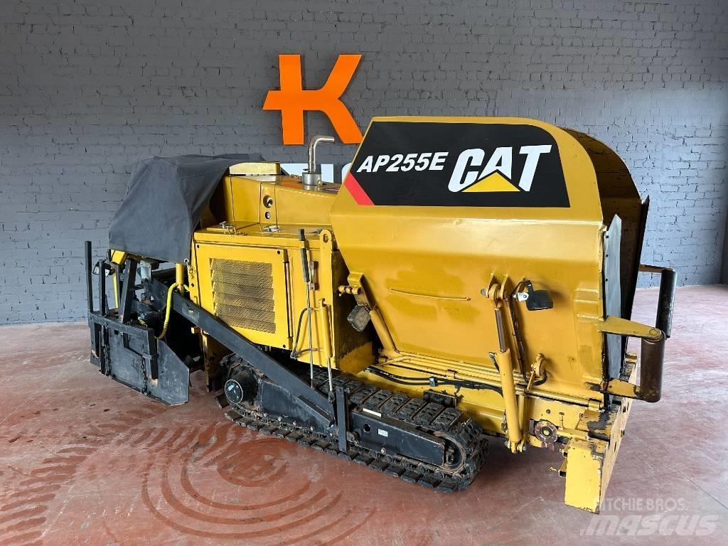 CAT AP 255 E Asfalto klotuvai