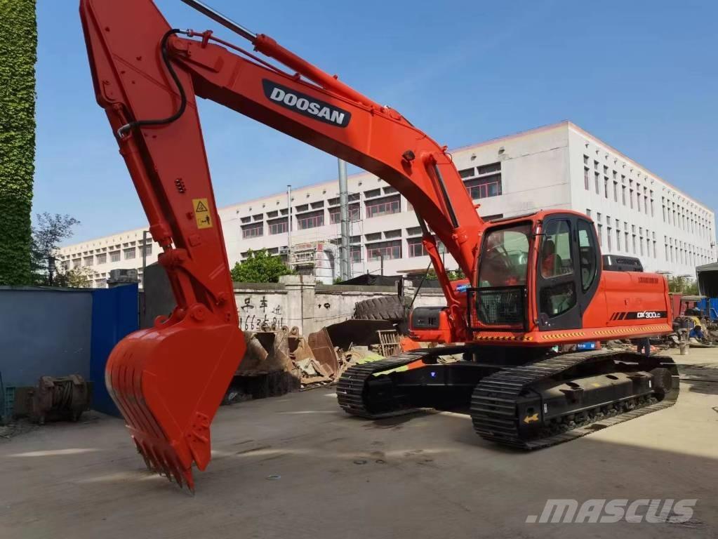 Doosan DX 300 Vikšriniai ekskavatoriai