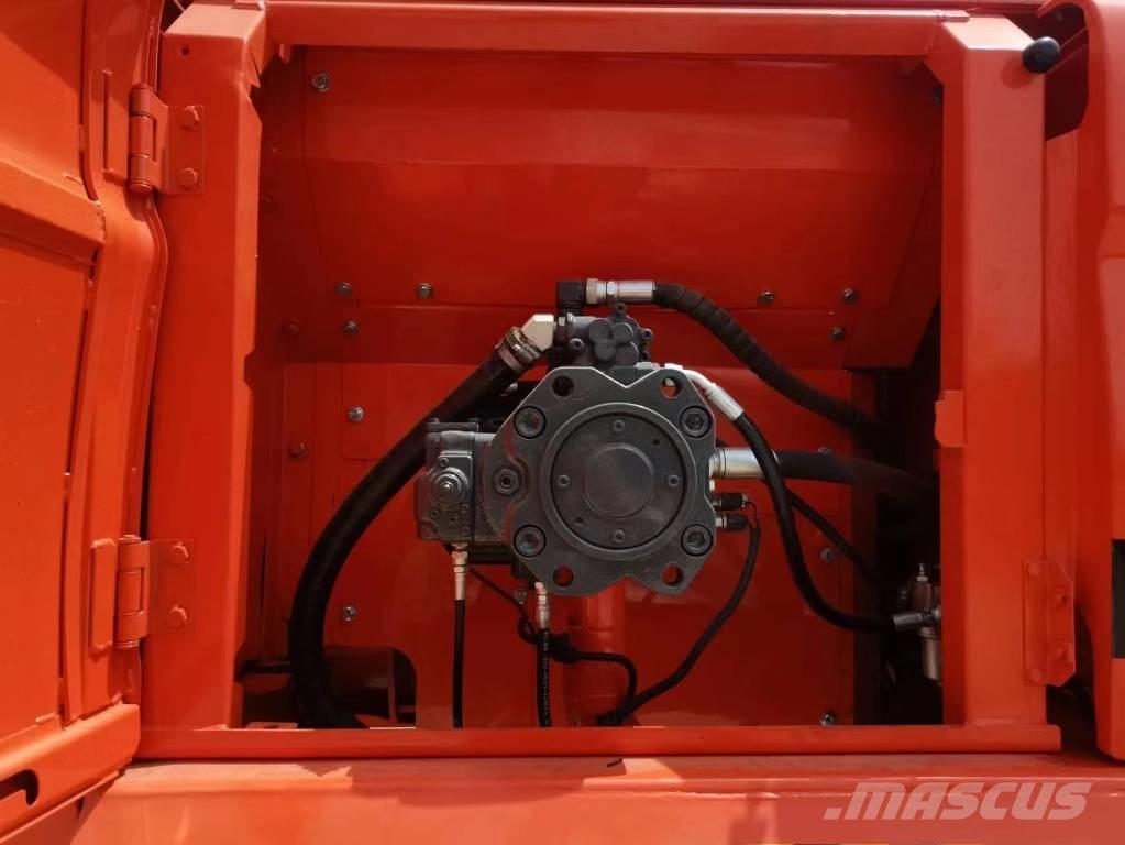 Doosan DX 300 Vikšriniai ekskavatoriai