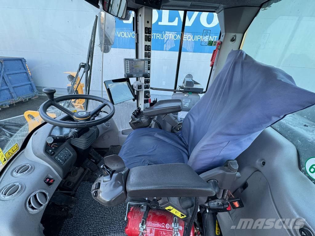 Volvo L 120 H Naudoti ratiniai krautuvai