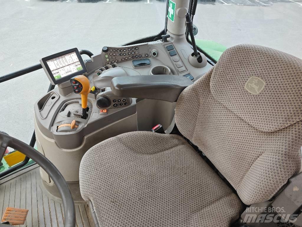 John Deere 6215 R Traktoriai