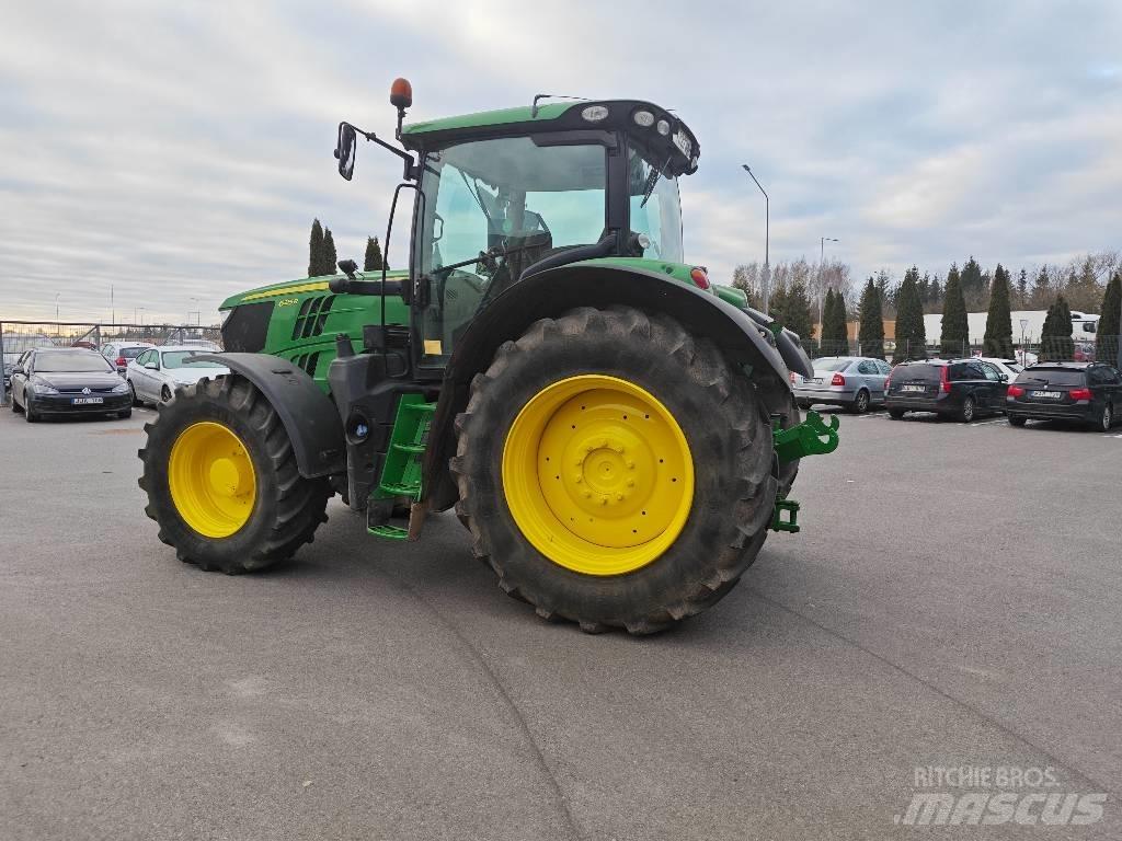 John Deere 6215 R Traktoriai