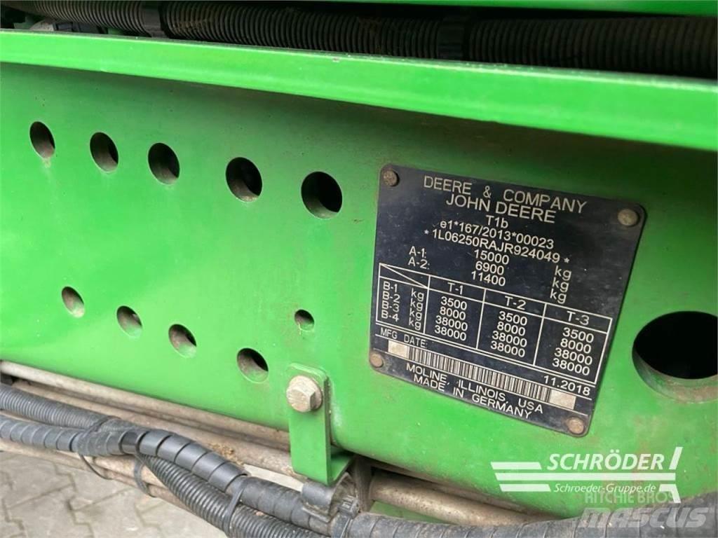 John Deere 6250 R Traktoriai