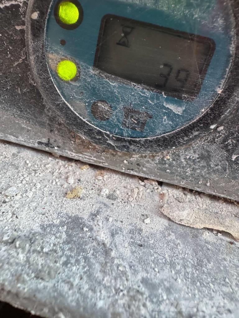 Haulotte Compact 8 Žirkliniai keltuvai