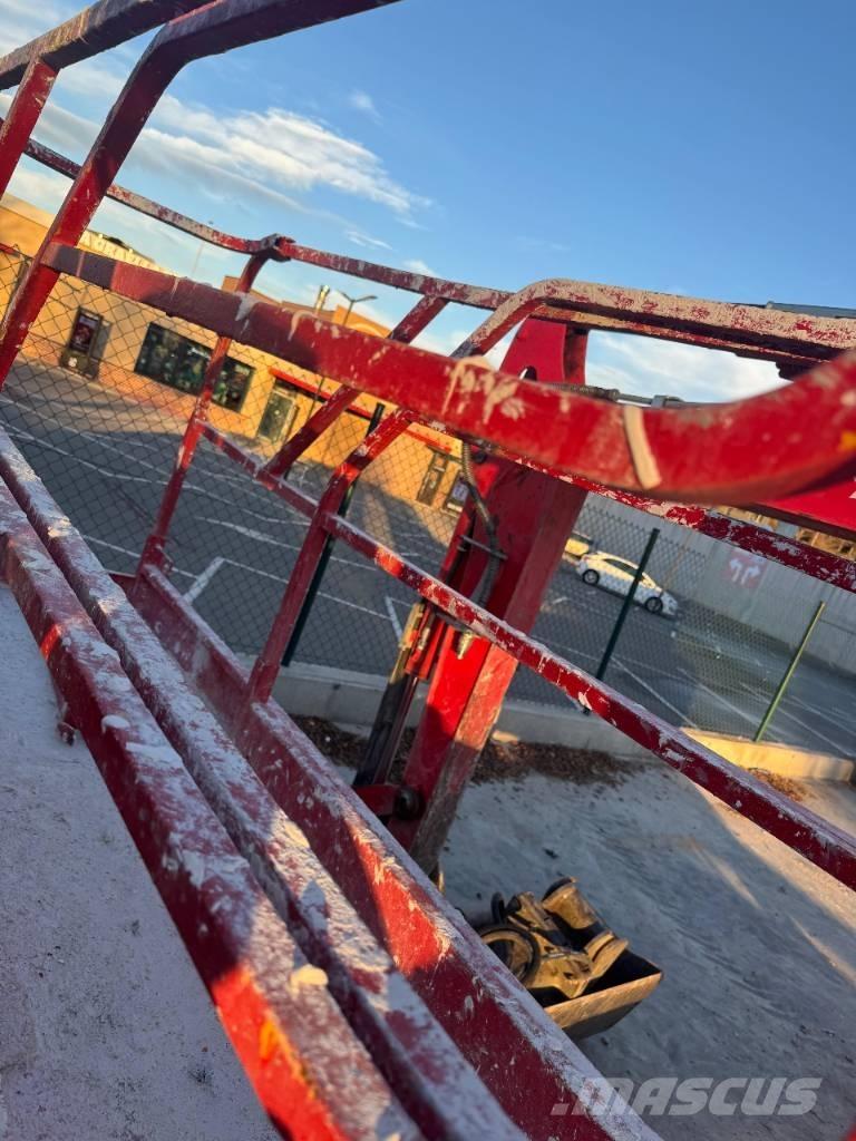 Haulotte Compact 8 Žirkliniai keltuvai