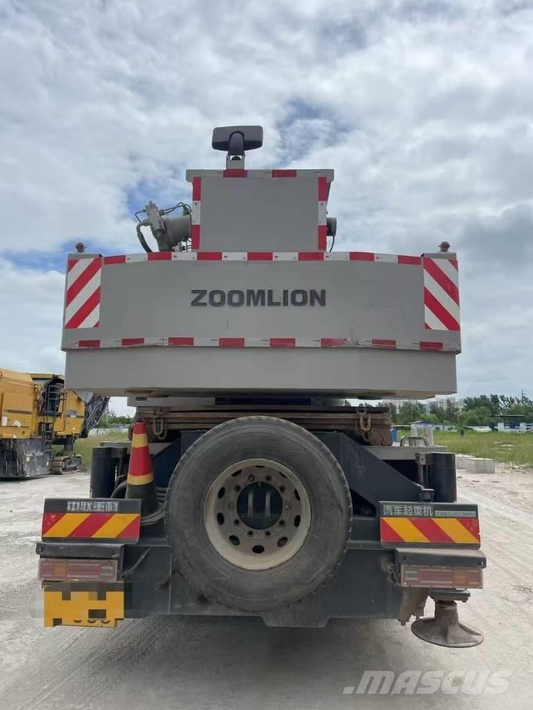 Zoomlion ZTC 350 H Neapdoroto reljefo kranai