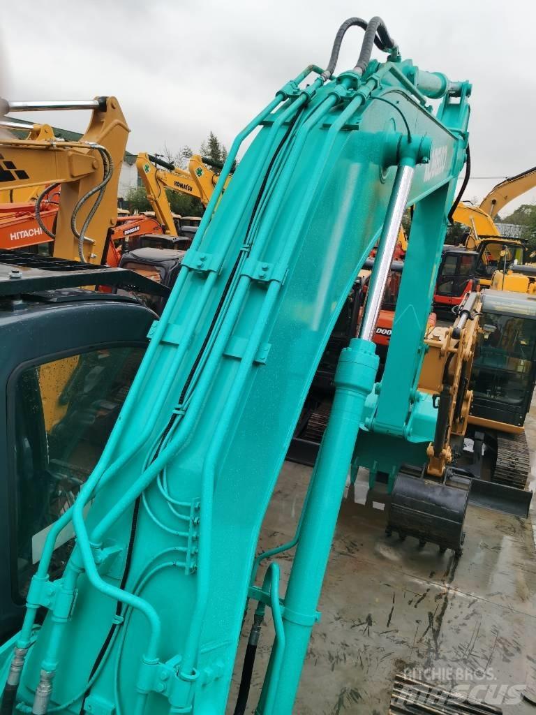 Kobelco SK 200 Vikšriniai ekskavatoriai