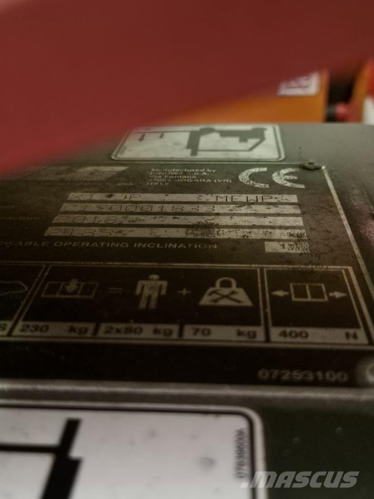 JLG X13JP Alkūniniai keltuvai