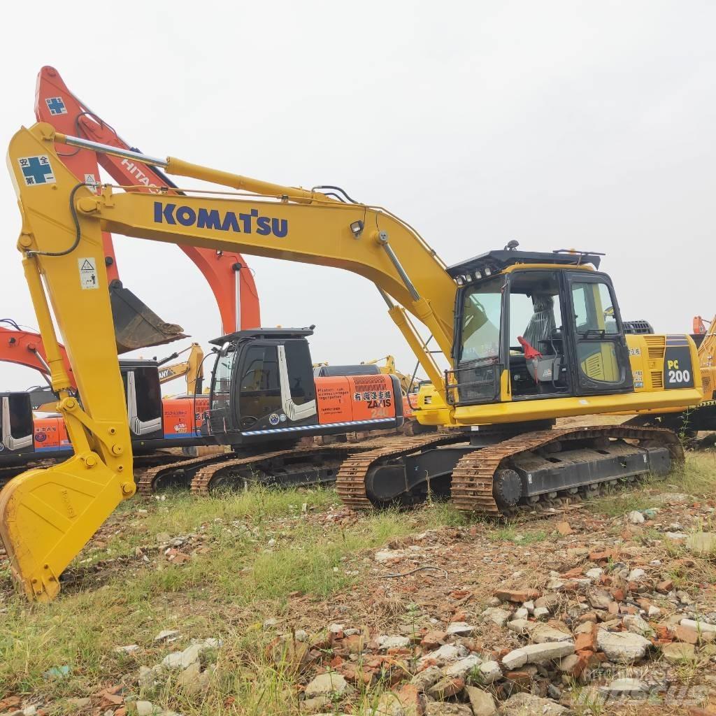 Komatsu PC200-8 Vikšriniai ekskavatoriai