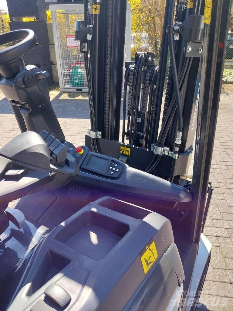 UniCarriers MX 25 Elektriniai šakiniai krautuvai
