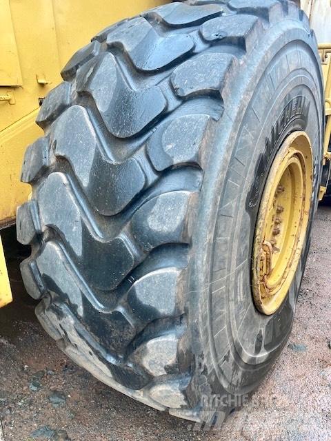 CAT 980 C Naudoti ratiniai krautuvai