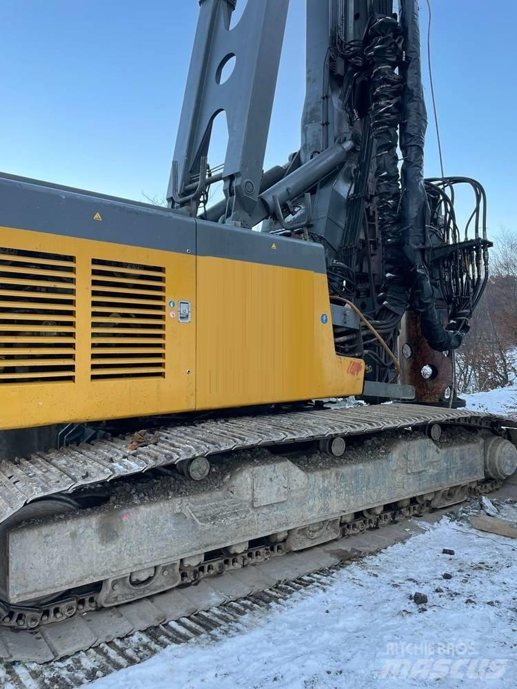 Liebherr LRB 155 Polių kalimo technika