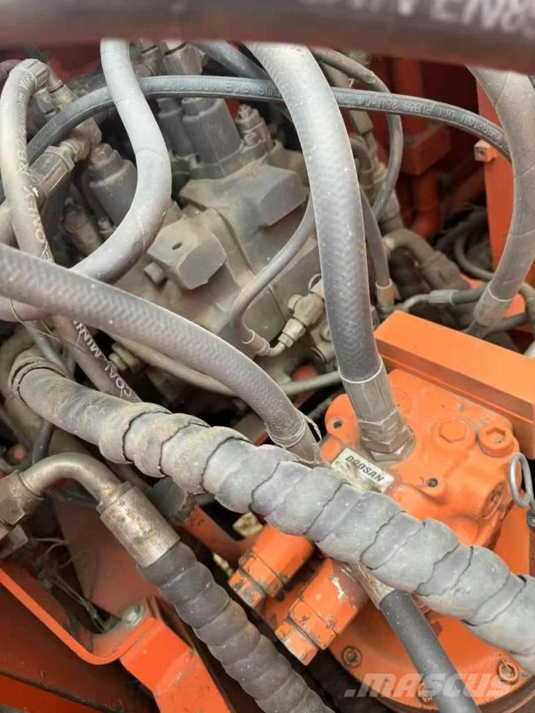 Doosan dx150 Vikšriniai ekskavatoriai