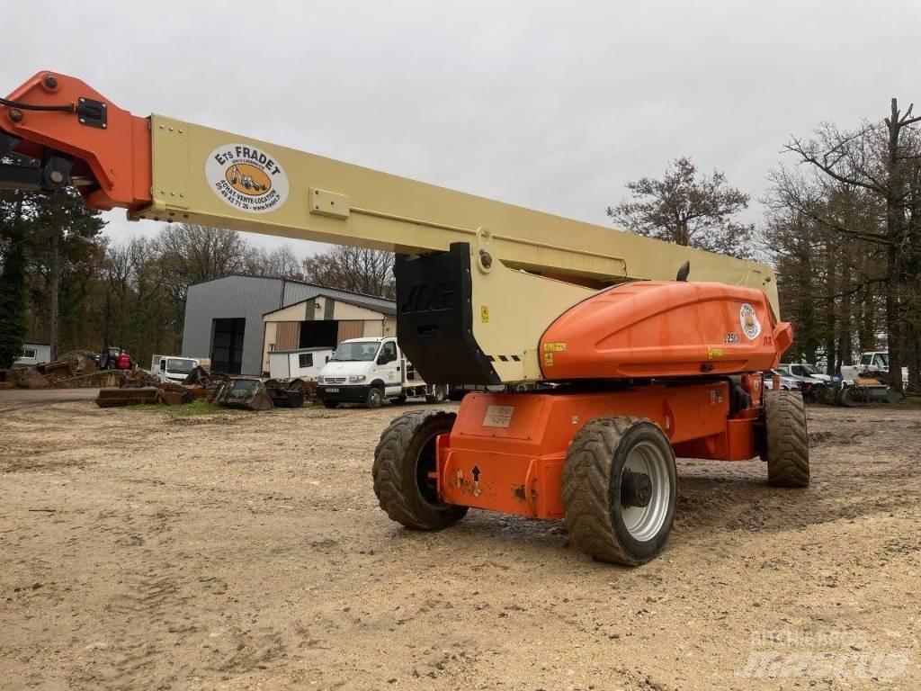 JLG 1250 AJP Alkūniniai keltuvai