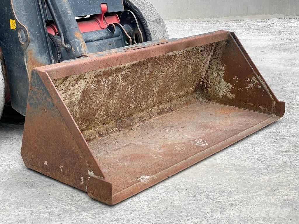 JCB R260 Krautuvai su šoniniu pasukimu