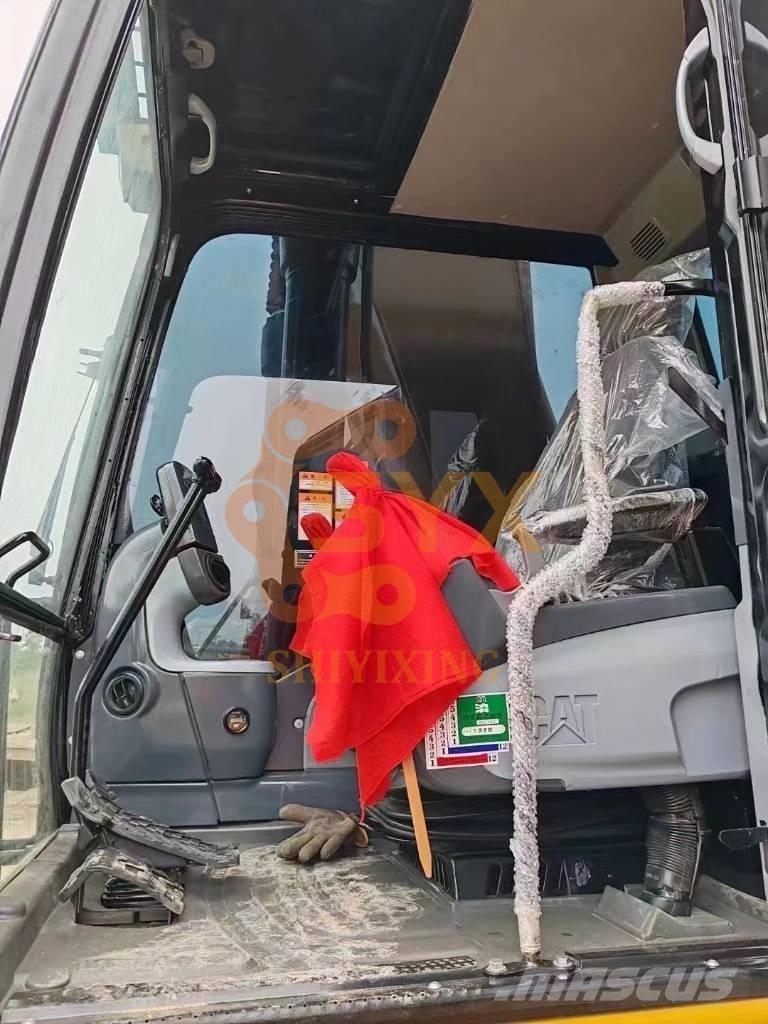 CAT 330 D Vikšriniai ekskavatoriai