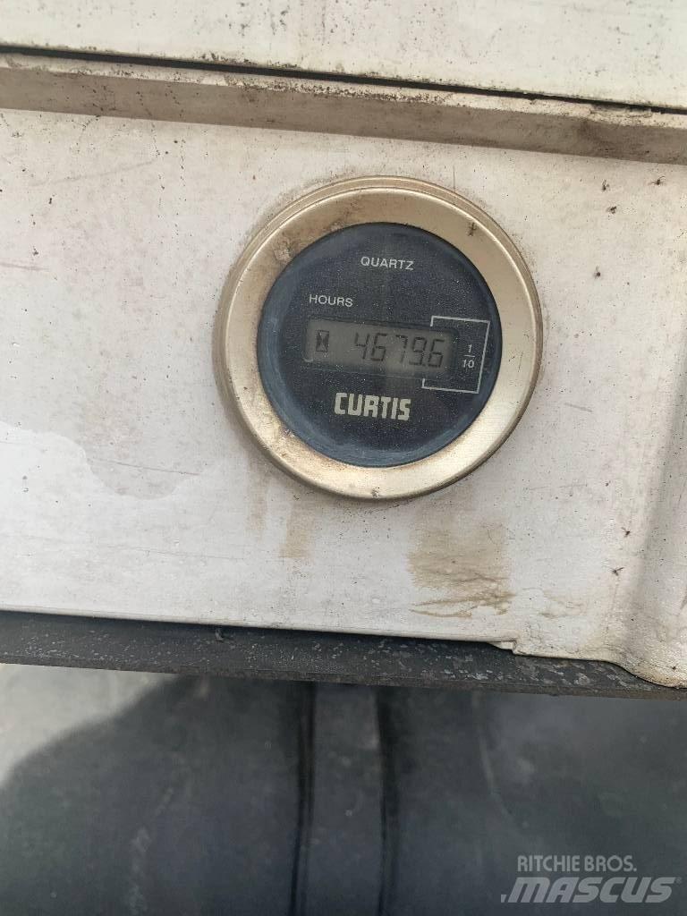 Nissan Cabstar Ant vilkikų montuojamos kėlimo platformos