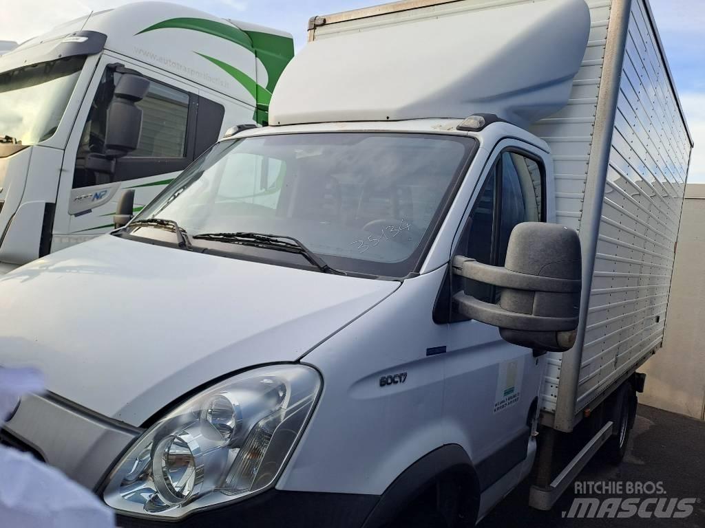Iveco DAILY 60C17 Sunkvežimiai su dengtu kėbulu