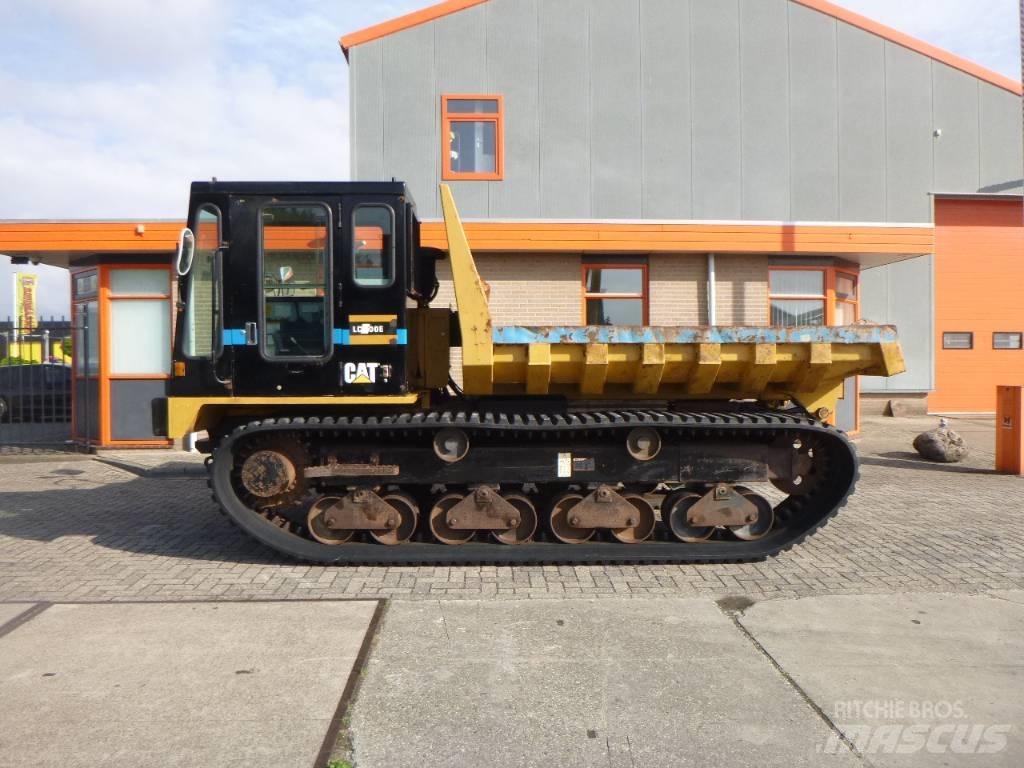 CAT LD700E Vikšrinė savivartė technika