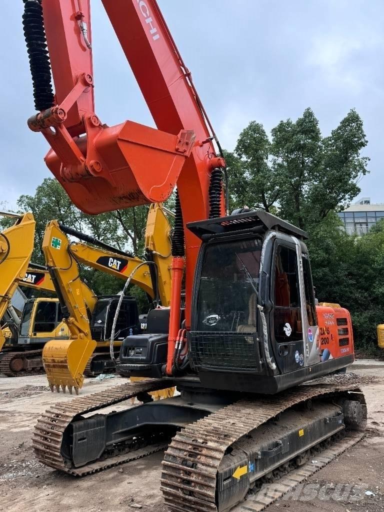 Hitachi ZX 200 Vikšriniai ekskavatoriai