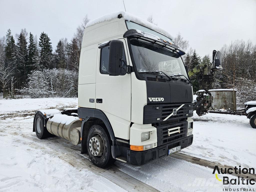 Volvo FH12 Naudoti vilkikai