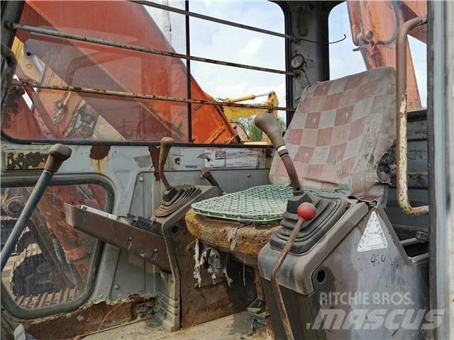 Hitachi EX200-1 Vikšriniai ekskavatoriai