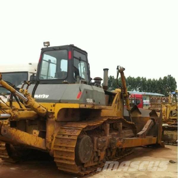 Komatsu d155a-3 Vikšriniai buldozeriai