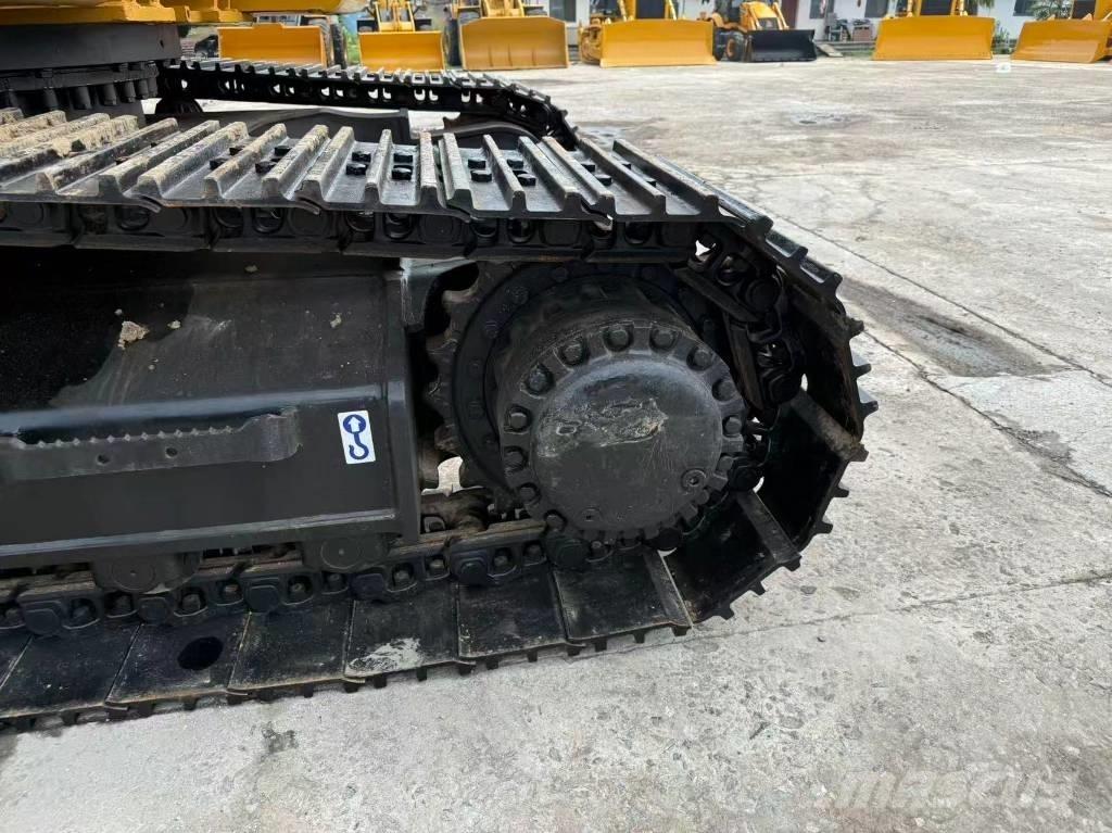 CAT 330 D Vikšriniai ekskavatoriai