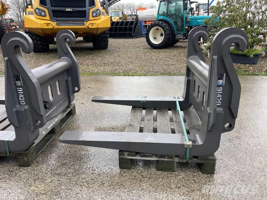 Volvo L 120 H Šakės