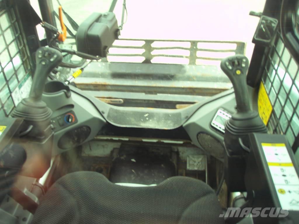 Bobcat T 450 Krautuvai su šoniniu pasukimu