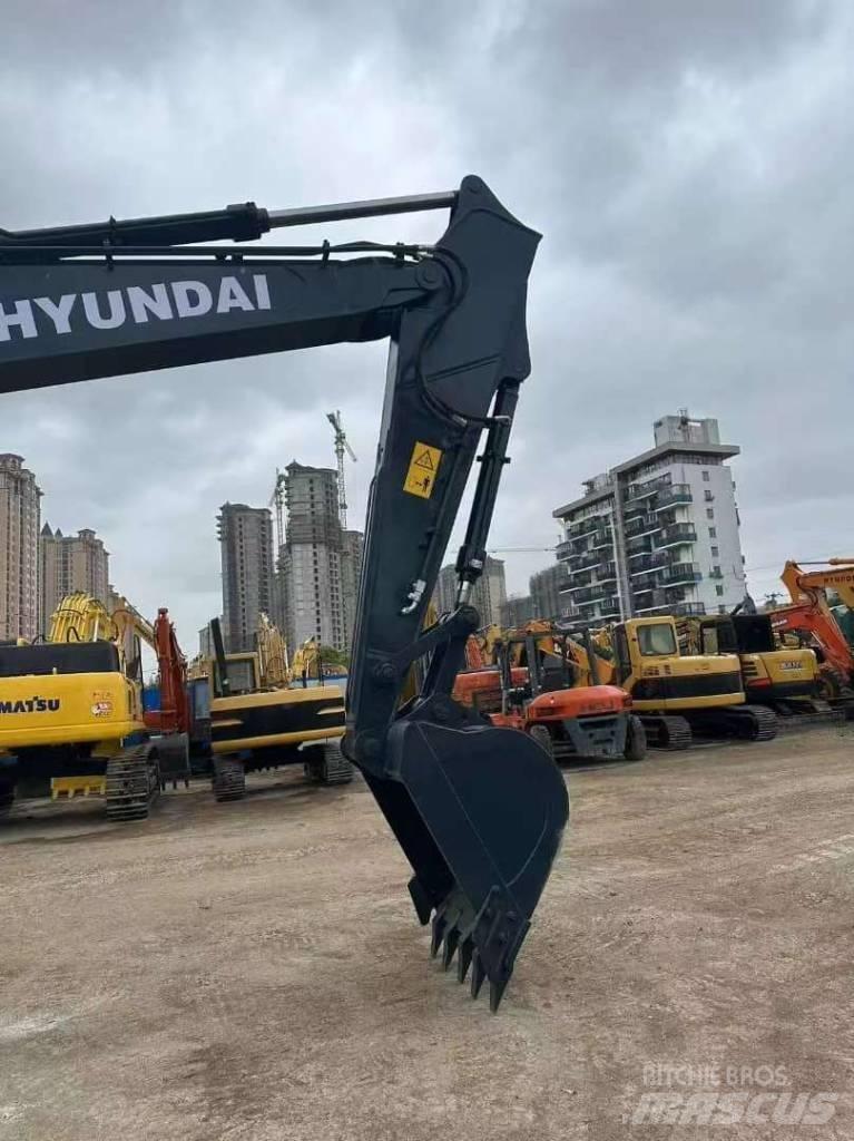 Hyundai 225LC-9T Vikšriniai ekskavatoriai