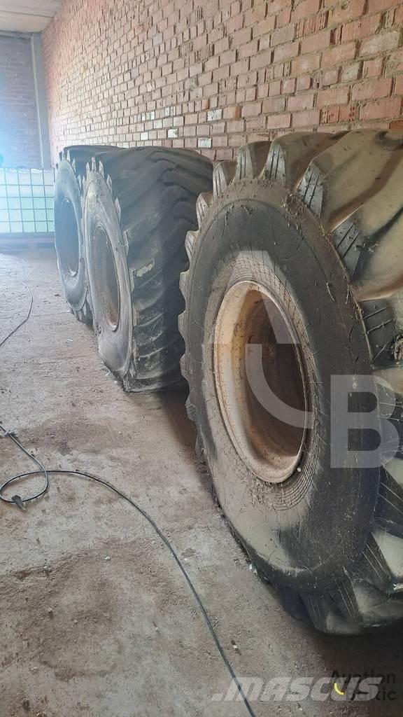 Kirovets K 701 Traktoriai