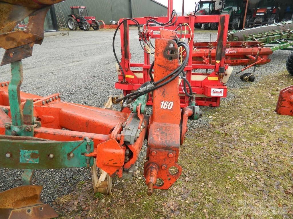 Kverneland 4korpusi Apverčiamieji plūgai