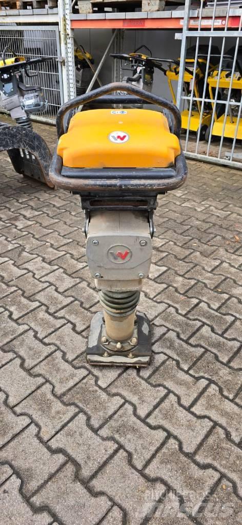Wacker Neuson AS50e Plūktuvai
